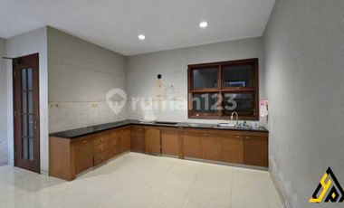 Dijual Rumah Minimalis Cluster Elite,Strategis Solo Baru Luas 240m2