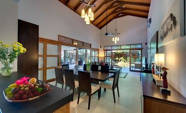 Villa Mewah 2 Unit Lokasi Premium Dekat Pantai Seminyak Bali