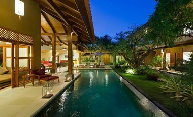 Villa Mewah 2 Unit Lokasi Premium Dekat Pantai Seminyak Bali