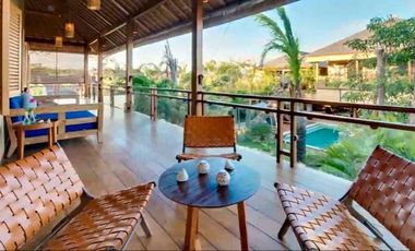 Villa Mewah 2 Unit Lokasi Premium Dekat Pantai Seminyak Bali