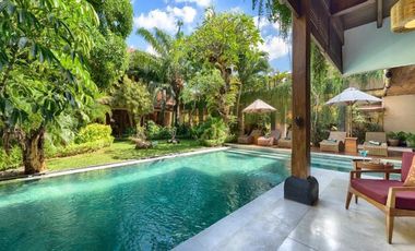 Villa Mewah 2 Unit Lokasi Premium Dekat Pantai Seminyak Bali