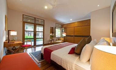 Villa Mewah 2 Unit Lokasi Premium Dekat Pantai Seminyak Bali