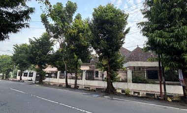 BU , NEGO Keras ,Di Jual Rumah Hook Strategis di Pusat Kota Blitar