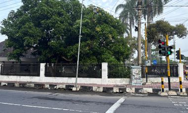 BU , NEGO Keras ,Di Jual Rumah Hook Strategis di Pusat Kota Blitar