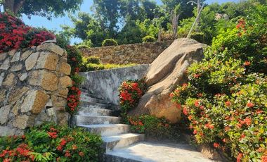 RESIDENCIA CON VISTA AL MAR