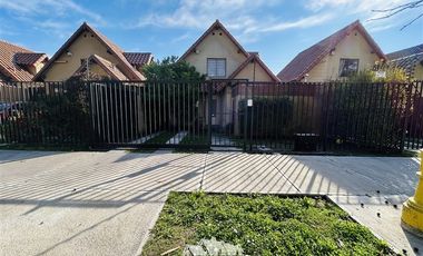 Casa en Venta en Quebrada de Macul con las Perdices