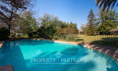 Amplia propiedad en Pirque con hermoso Jardín (ARRIENDO DISPONIBLE DESDE ENERO 2026)