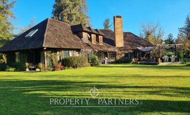 Amplia propiedad en Pirque con hermoso Jardín (ARRIENDO DISPONIBLE DESDE ENERO 2026)