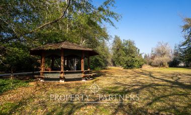 Amplia propiedad en Pirque con hermoso Jardín (ARRIENDO DISPONIBLE DESDE ENERO 2026)