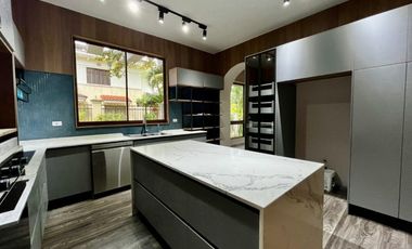 Residencia familiar con piscina en alquiler en Camino de Cruces, cerca de Ciudad del Saber