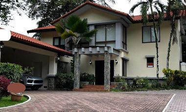 Residencia familiar con piscina en alquiler en Camino de Cruces, cerca de Ciudad del Saber