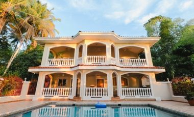 Exclusiva Propiedad Frente al Mar en Bocas del Toro: Un Refugio de Lujo con Potencial de Inversión