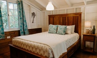 Exclusiva Propiedad Frente al Mar en Bocas del Toro: Un Refugio de Lujo con Potencial de Inversión