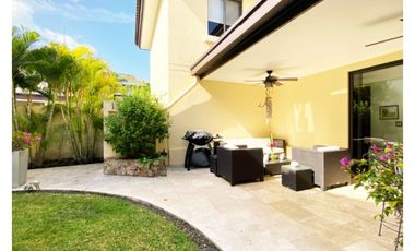 Exclusiva casa en River Valley - Diseño, amplitud y naturaleza en un solo lugar