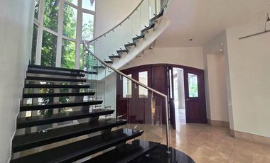 Residencia de Lujo en Balmoral, Costa del Este: Elegancia, Comodidad y Exclusividad