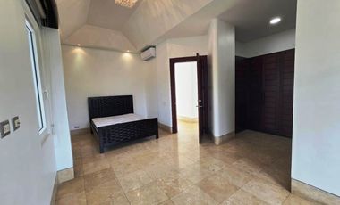 Residencia de Lujo en Balmoral, Costa del Este: Elegancia, Comodidad y Exclusividad