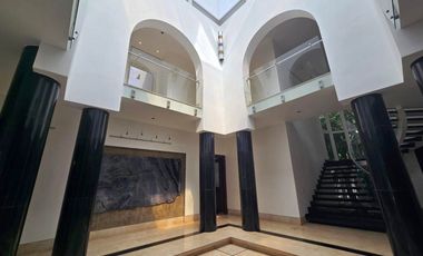 Residencia de Lujo en Balmoral, Costa del Este: Elegancia, Comodidad y Exclusividad
