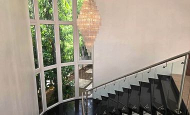 Residencia de Lujo en Balmoral, Costa del Este: Elegancia, Comodidad y Exclusividad