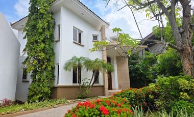 Residencia de Lujo en Balmoral, Costa del Este: Elegancia, Comodidad y Exclusividad