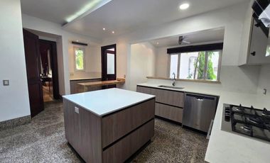 Residencia de Lujo en Balmoral, Costa del Este: Elegancia, Comodidad y Exclusividad