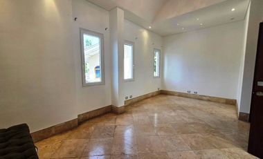 Residencia de Lujo en Balmoral, Costa del Este: Elegancia, Comodidad y Exclusividad