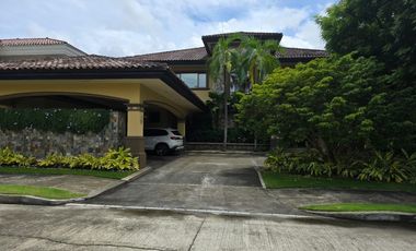 Exclusiva Residencia de Lujo en Costa del Este: Amplitud, Elegancia y Confort