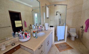 Exclusiva Residencia de Lujo en Costa del Este: Amplitud, Elegancia y Confort