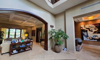 Exclusiva Residencia de Lujo en Costa del Este: Amplitud, Elegancia y Confort