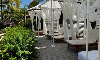 Vive el encanto de Buenaventura: elegancia frente al lago en una sola planta