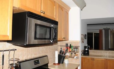 Vive el encanto de Buenaventura: elegancia frente al lago en una sola planta