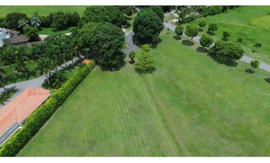 Increible lote con 80 mts lineales de vista sobre el lago en Buenaventura