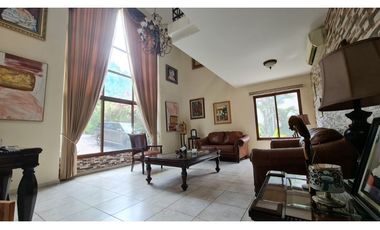 Confort y Naturaleza en Armonía - Casa Ampliada en Camino de Cruces