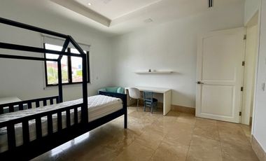 Su Hogar Soñado le Espera en Fairway Estate - Espacio, Elegancia y Privacidad Santa Maria