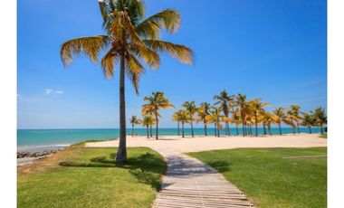 Apartamento en Planta Baja en Buenaventura, Puntarenas: la mezcla perfecta de Golf y Playa