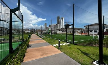 Exclusiva Residencia con Vista al Lago en el Corazón de Santa María