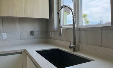 Exclusiva Residencia con Vista al Lago en el Corazón de Santa María