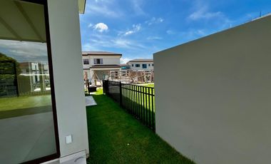 Exclusiva Residencia con Vista al Lago en el Corazón de Santa María