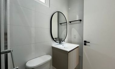 Exclusiva Residencia con Vista al Lago en el Corazón de Santa María