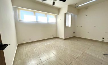 CASA DE ESQUINA EN PH NATIVA REMODELADA CON SISTEMA DE DOMOTICA.