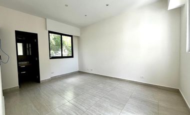 CASA DE ESQUINA EN PH NATIVA REMODELADA CON SISTEMA DE DOMOTICA.