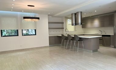 CASA DE ESQUINA EN PH NATIVA REMODELADA CON SISTEMA DE DOMOTICA.