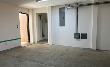 CASA DE ESQUINA EN PH NATIVA REMODELADA CON SISTEMA DE DOMOTICA.