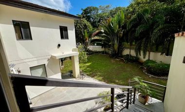 CASA DE ESQUINA EN PH NATIVA REMODELADA CON SISTEMA DE DOMOTICA.