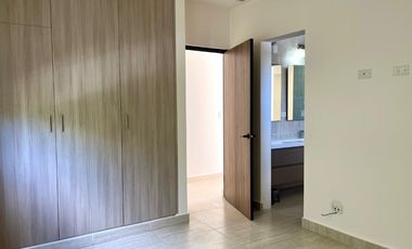 CASA DE ESQUINA EN PH NATIVA REMODELADA CON SISTEMA DE DOMOTICA.