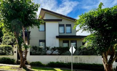 CASA DE ESQUINA EN PH NATIVA REMODELADA CON SISTEMA DE DOMOTICA.