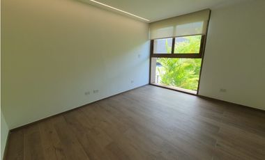 Moderno Town Houses en Clayton Heights de 3 niveles