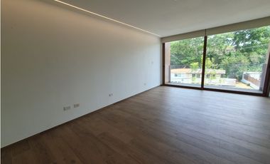 Moderno Town Houses en Clayton Heights de 3 niveles