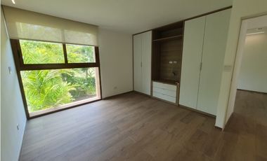 Moderno Town Houses en Clayton Heights de 3 niveles