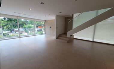 Moderno Town Houses en Clayton Heights de 3 niveles