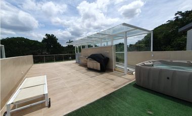 Moderno Town Houses en Clayton Heights de 3 niveles